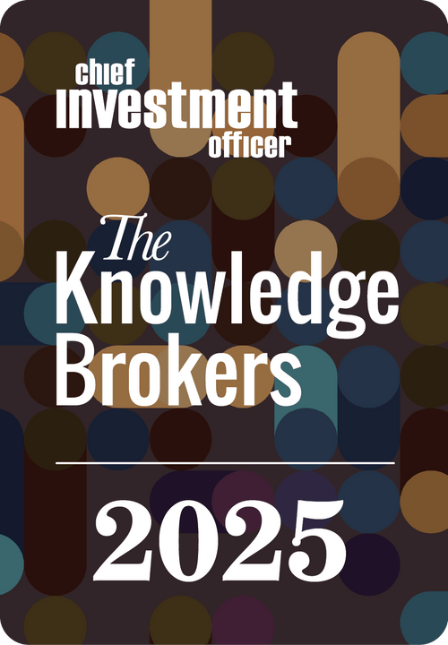 Logo: 2025 CHIEF INVESTMENT OFFICER Knowledge Broker, Desk Plaque
